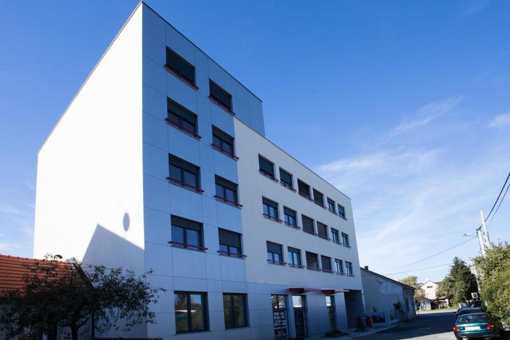 Theos Atelier Self Check In Apartment W Free Private Parking Zagreb Ngoại thất bức ảnh